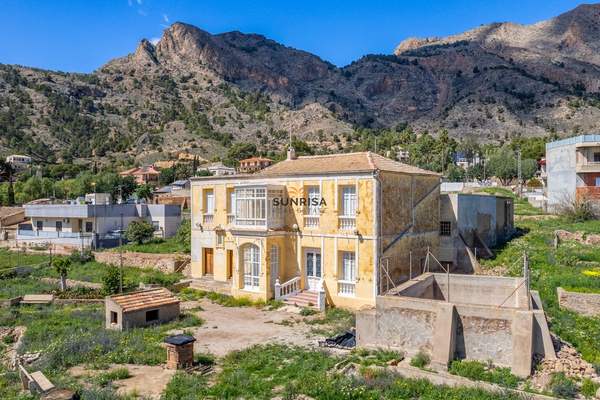 Herverkoop - Finca - Orihuela