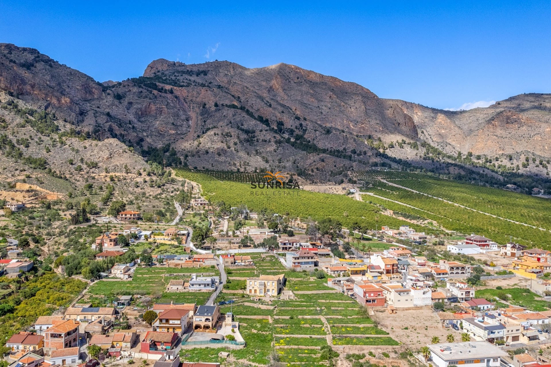 Herverkoop - Finca - Orihuela