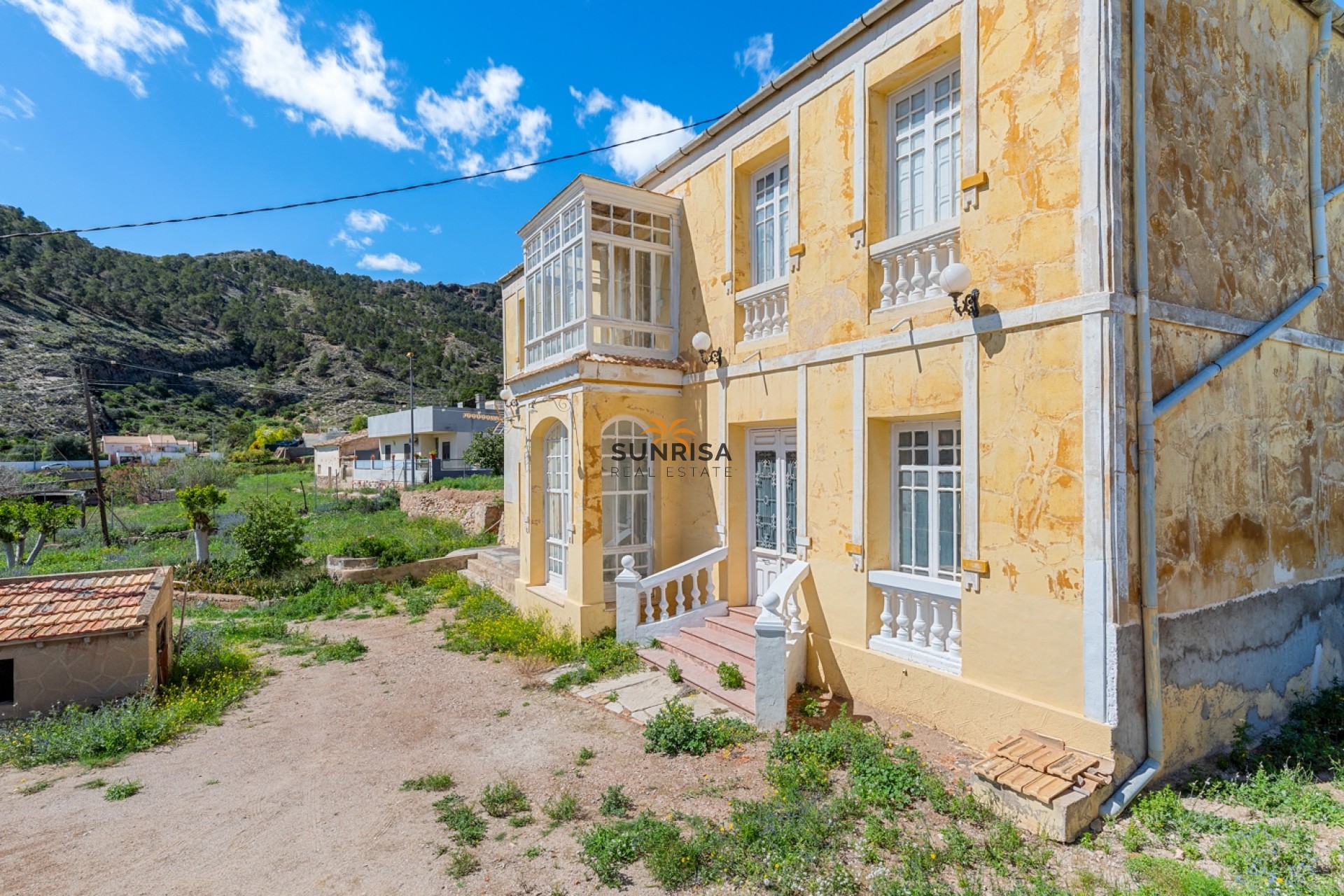 Herverkoop - Finca - Orihuela