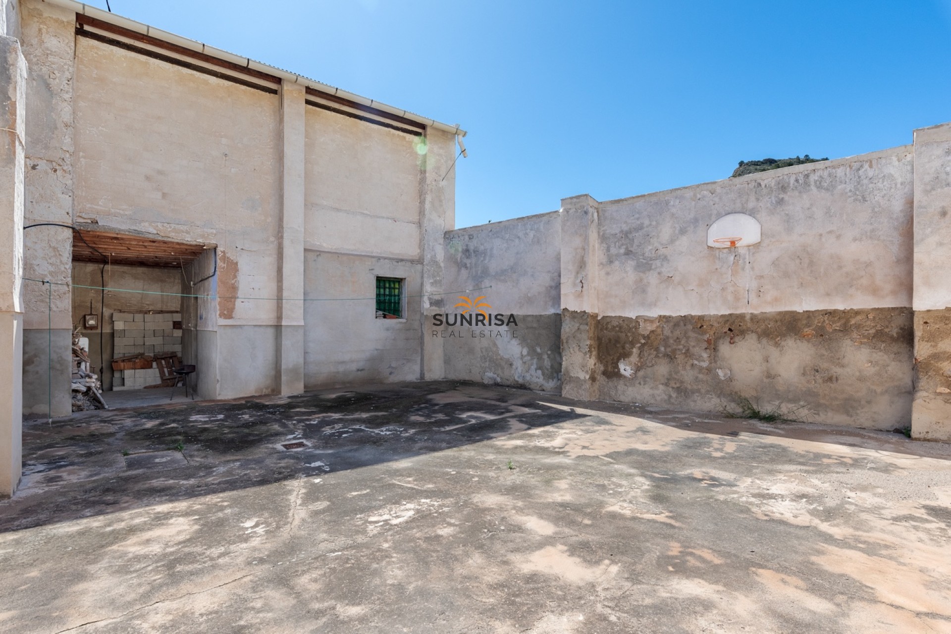 Herverkoop - Finca - Orihuela