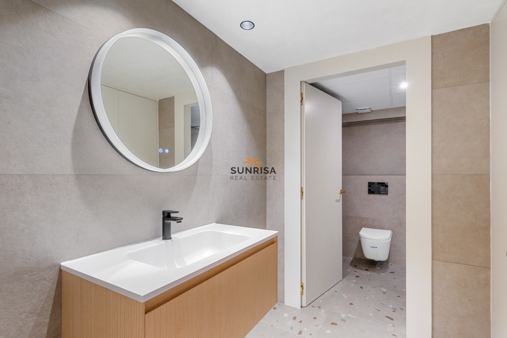 Resale - Apartment - Alicante