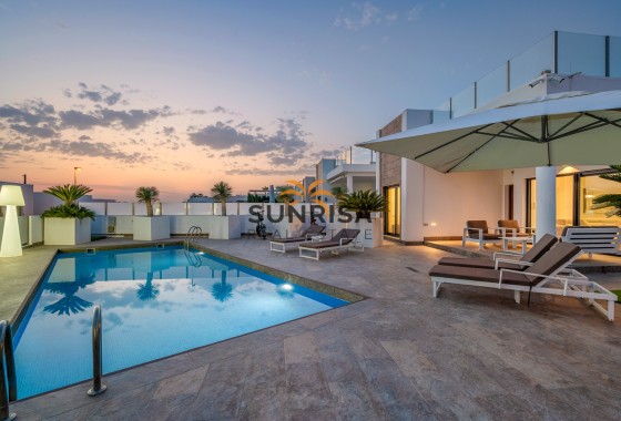 Villa · Resale - Orihuela Costa · Villamartín · Alicante · Spain