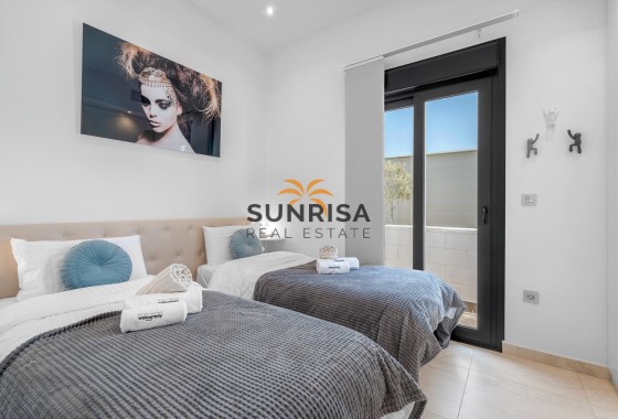 Villa · Resale - Orihuela Costa · Villamartín · Alicante · Spain