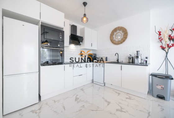 Apartment · Resale - Punta Prima · Alicante · Spain