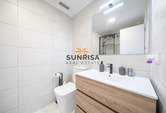 Apartment · Resale - Punta Prima · Alicante · Spain