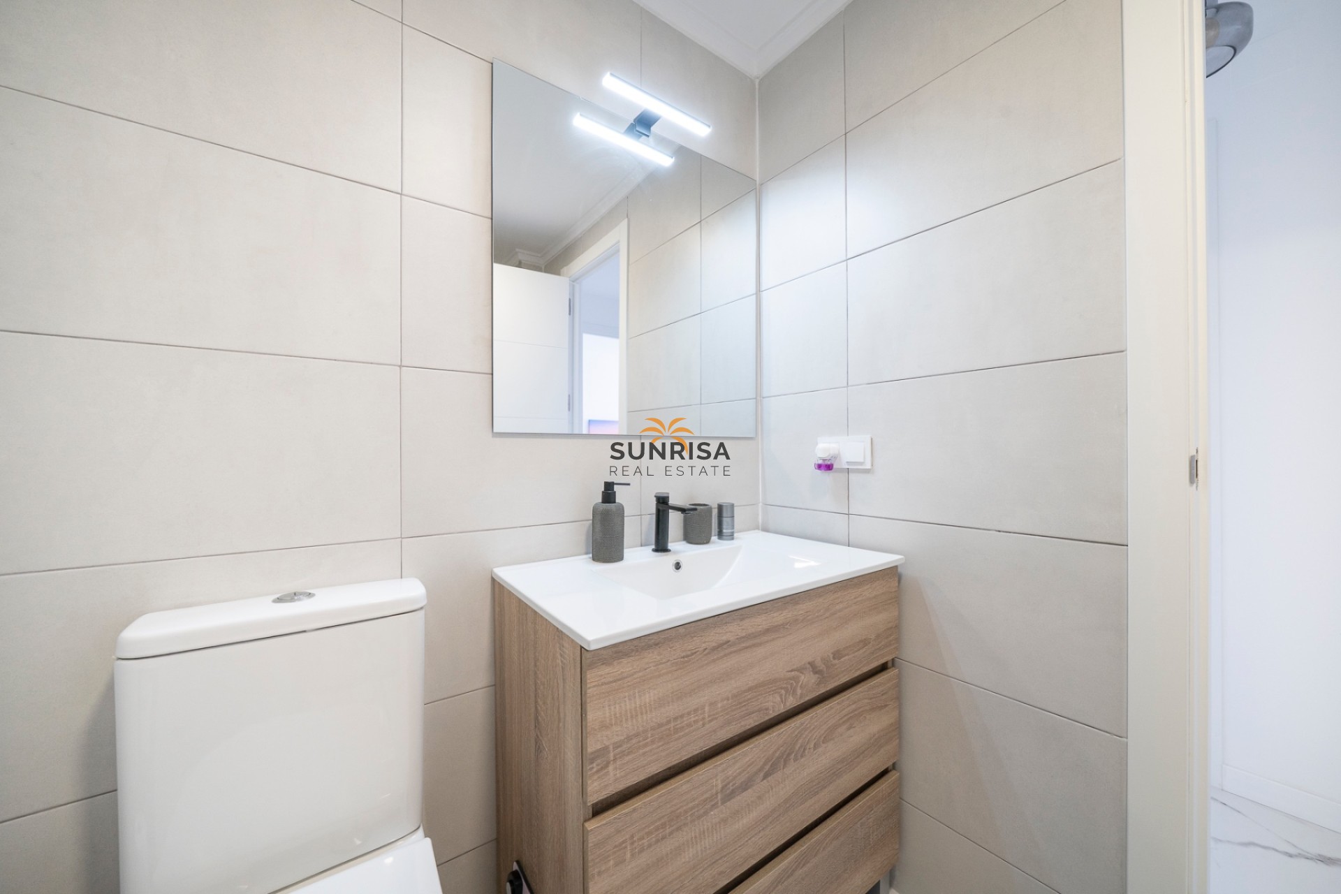 Resale - Apartment - Punta Prima