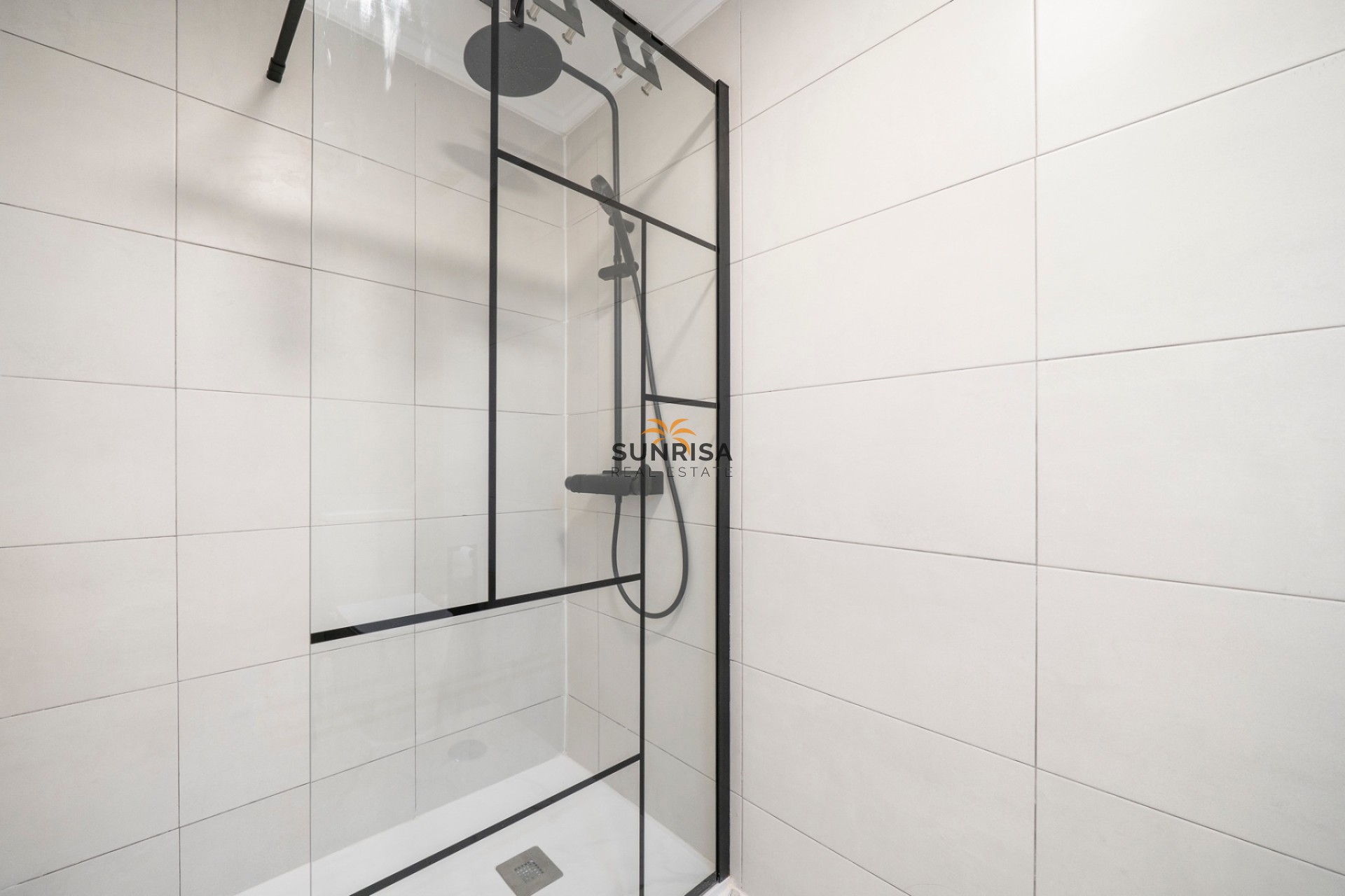 Resale - Apartment - Punta Prima