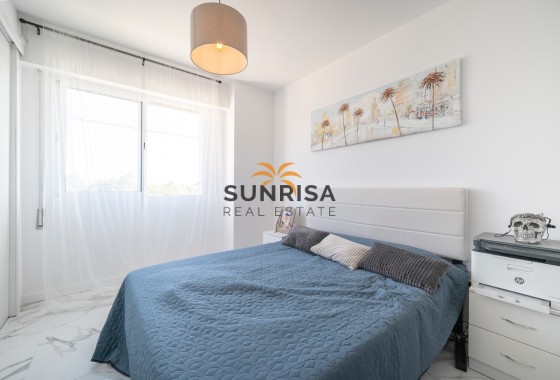 Apartment · Resale - Punta Prima · Alicante · Spain
