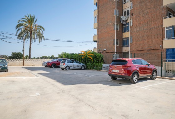 Apartment · Resale - Punta Prima · Alicante · Spain