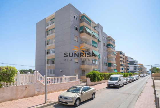 Apartment · Resale - Punta Prima · Alicante · Spain