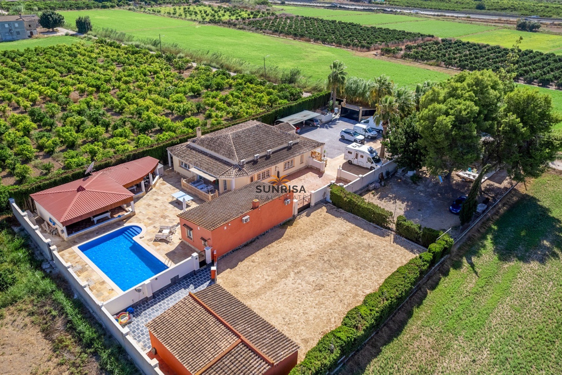 Resale - Finca - Almoradí