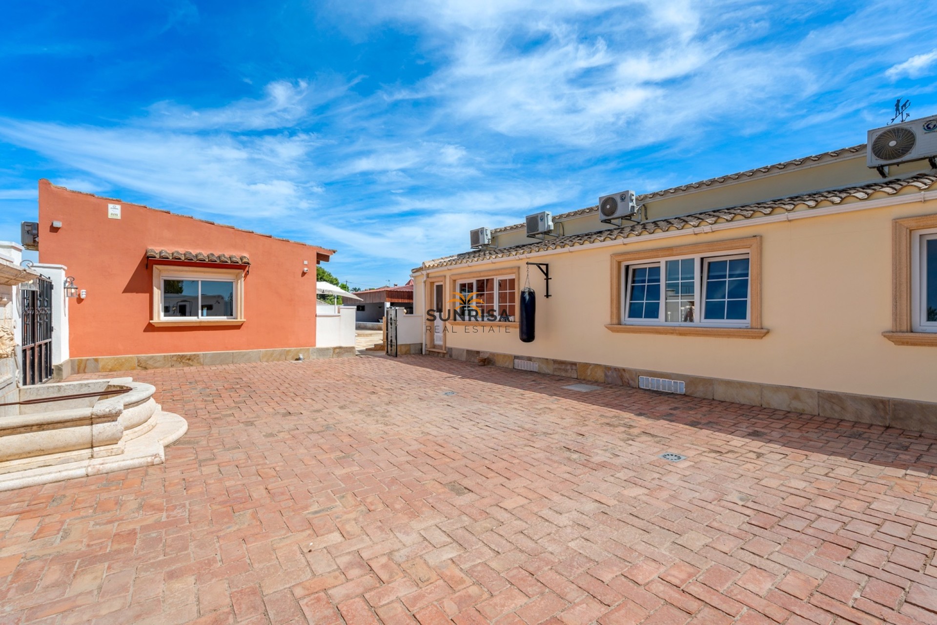 Resale - Finca - Almoradí
