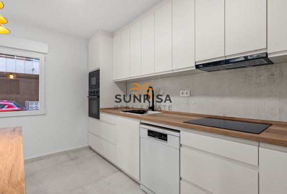 Appartement · Herverkoop - Torrevieja · Playa del Acequión · Alicante · Spanje