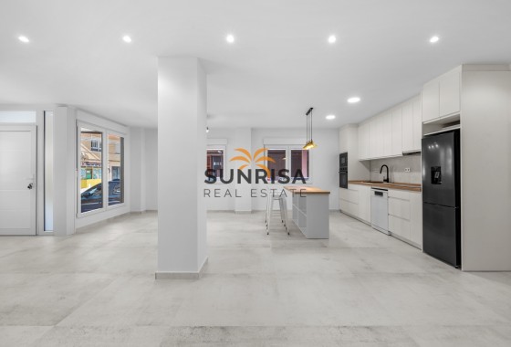 Appartement · Herverkoop - Torrevieja · Playa del Acequión · Alicante · Spanje
