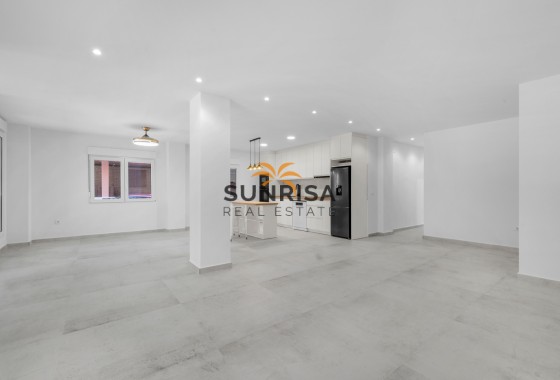 Appartement · Herverkoop - Torrevieja · Playa del Acequión · Alicante · Spanje