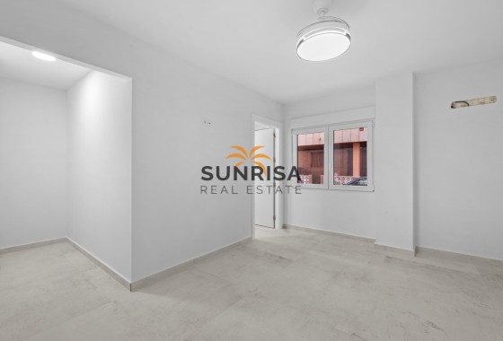 Appartement · Herverkoop - Torrevieja · Playa del Acequión · Alicante · Spanje