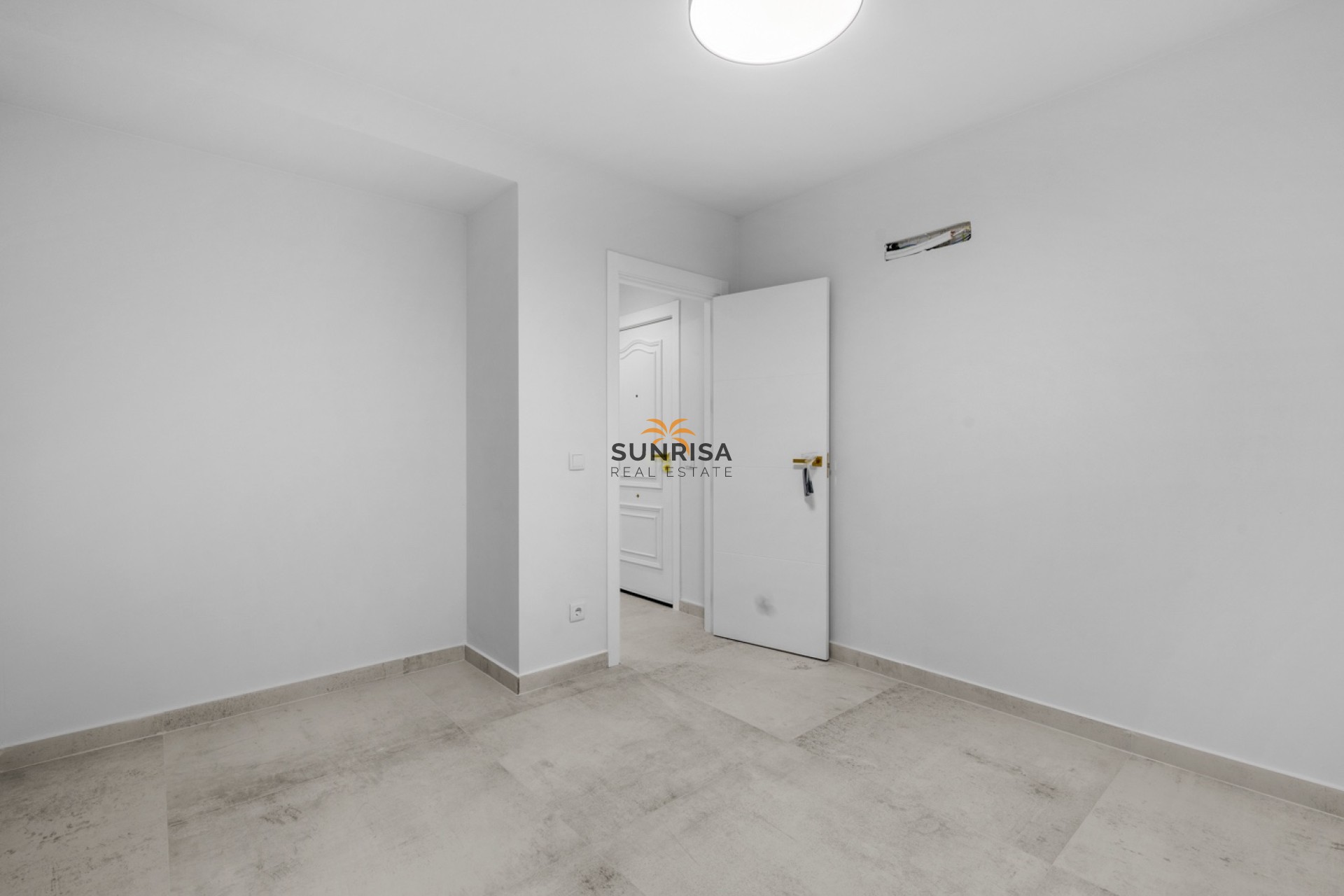 Resale - Apartment - Torrevieja