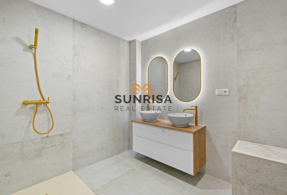 Appartement · Herverkoop - Torrevieja · Playa del Acequión · Alicante · Spanje