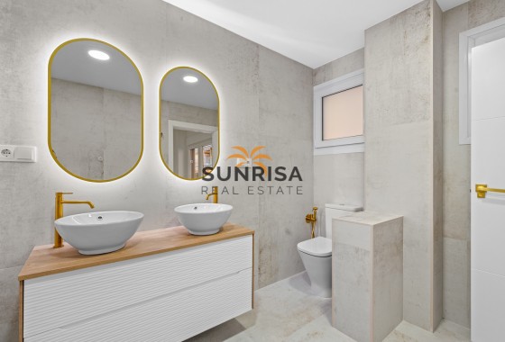 Appartement · Herverkoop - Torrevieja · Playa del Acequión · Alicante · Spanje