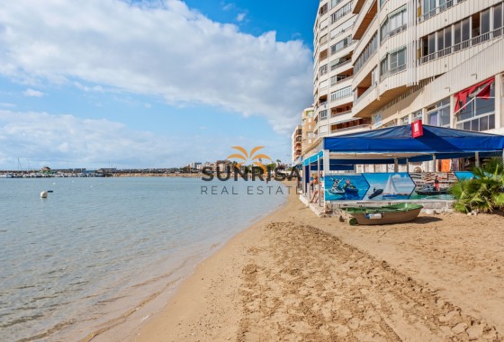 Appartement · Herverkoop - Torrevieja · Playa del Acequión · Alicante · Spanje