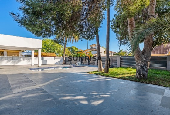 Villa · Resale - Orihuela Costa · Campoamor · Alicante · Spain