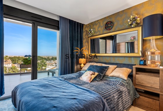 Penthouse · Resale - Villamartin · Alicante · Spain
