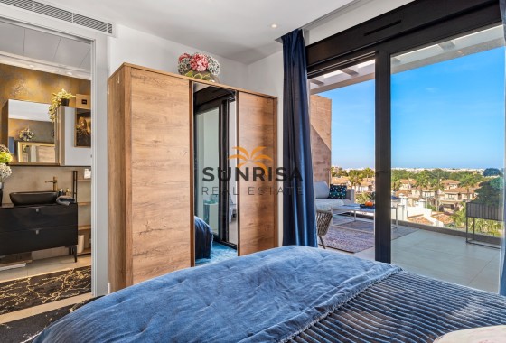 Penthouse · Resale - Villamartin · Alicante · Spain