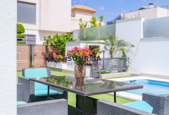 Villa · Revente - Torrevieja · Alicante · Espagne