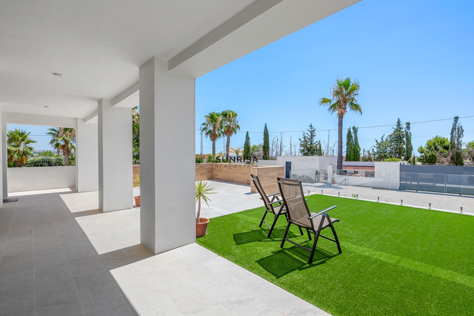 Herverkoop - Finca - Montesinos