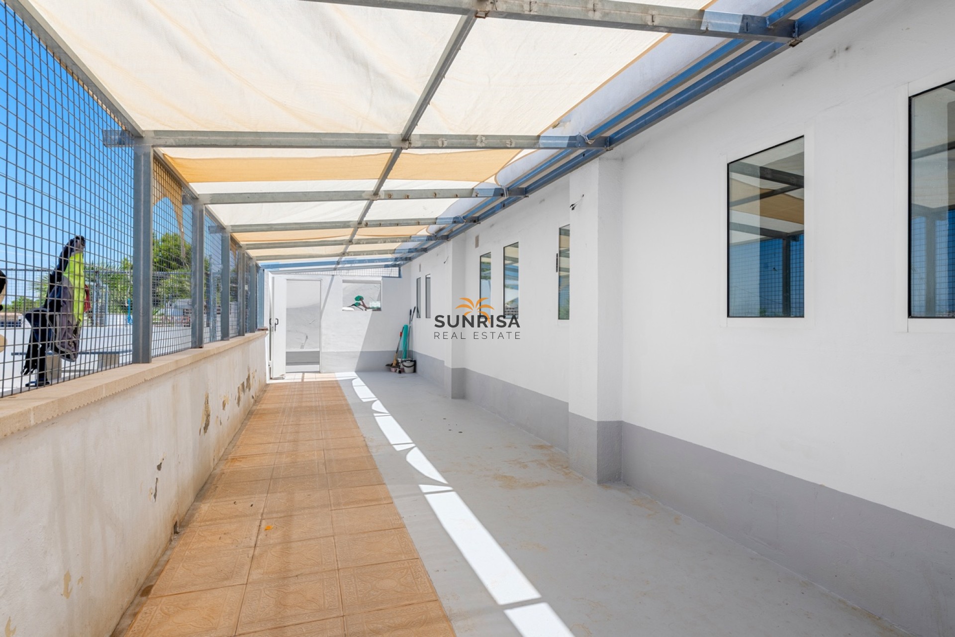 Herverkoop - Finca - Montesinos
