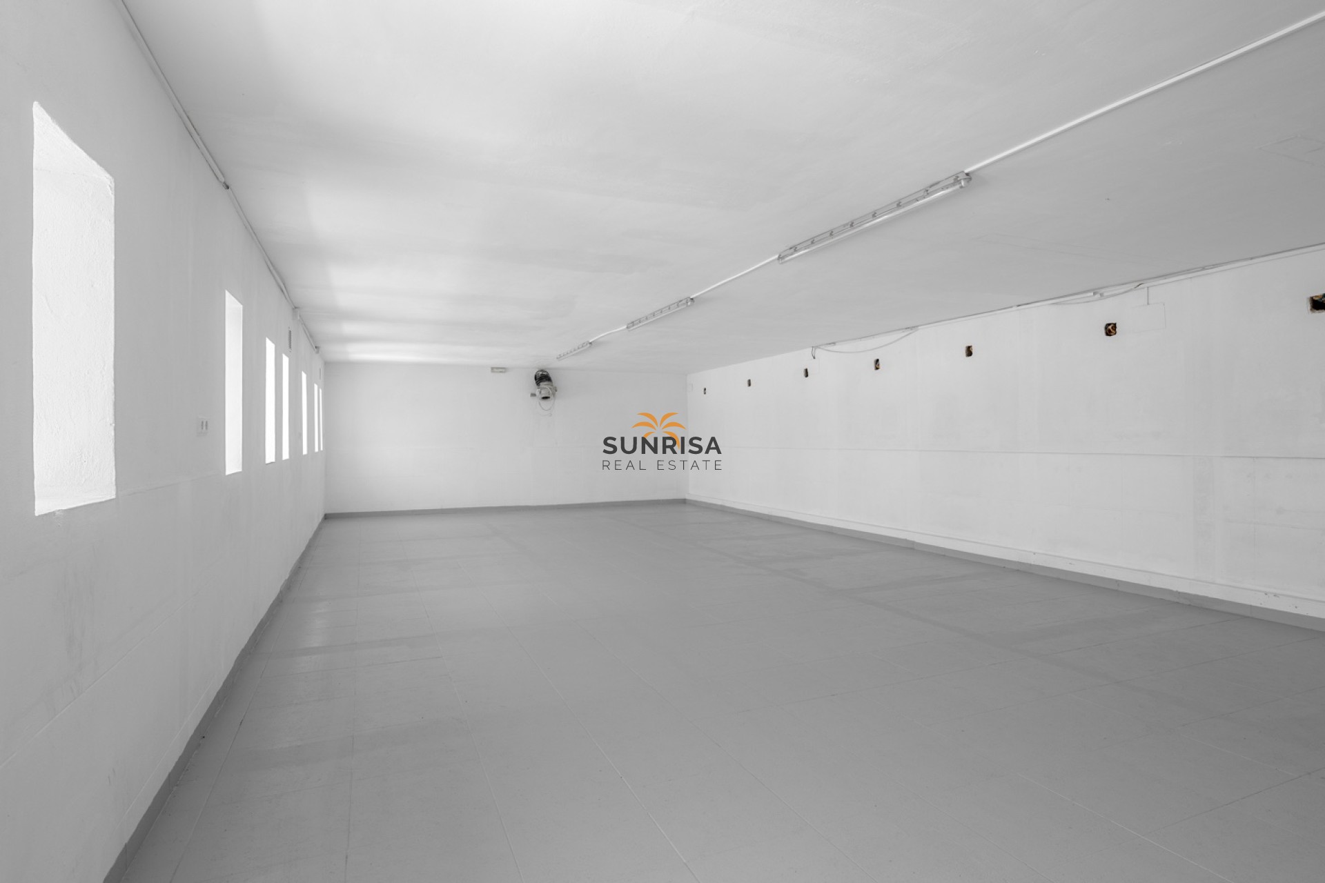 Herverkoop - Finca - Montesinos
