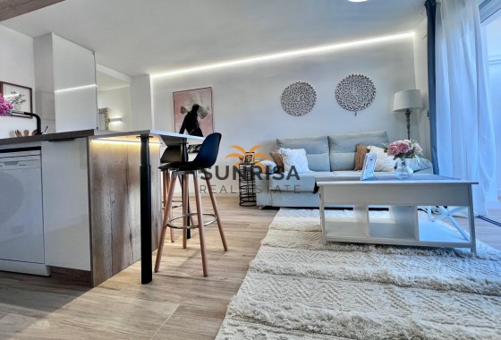 Appartement · Herverkoop - Torrevieja · Punta Prima · Alicante · Spanje