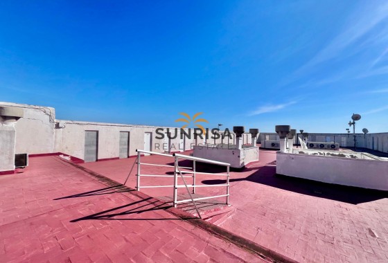 Appartement · Herverkoop - Torrevieja · Punta Prima · Alicante · Spanje