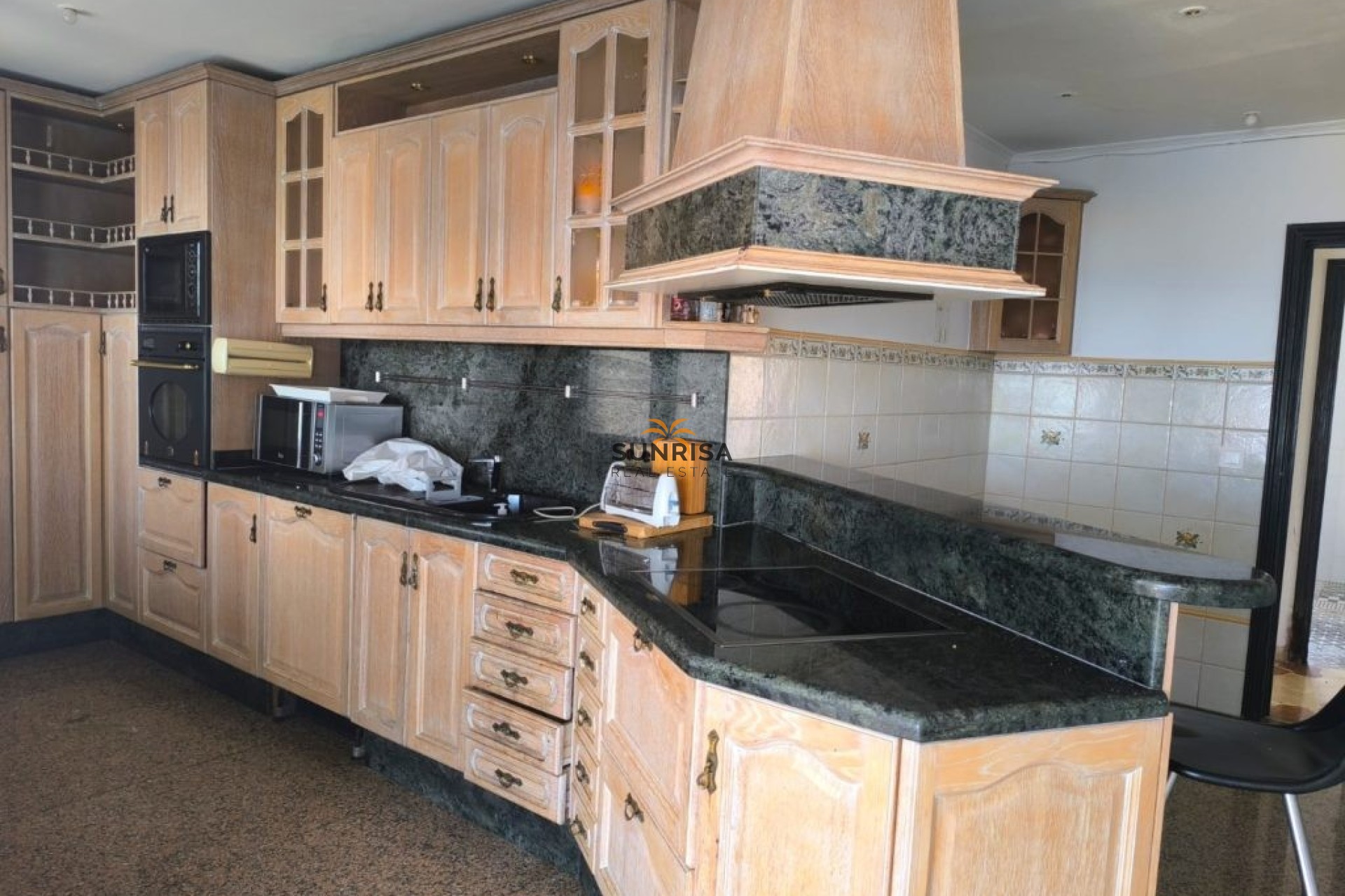 Resale - Villa - Benidorm