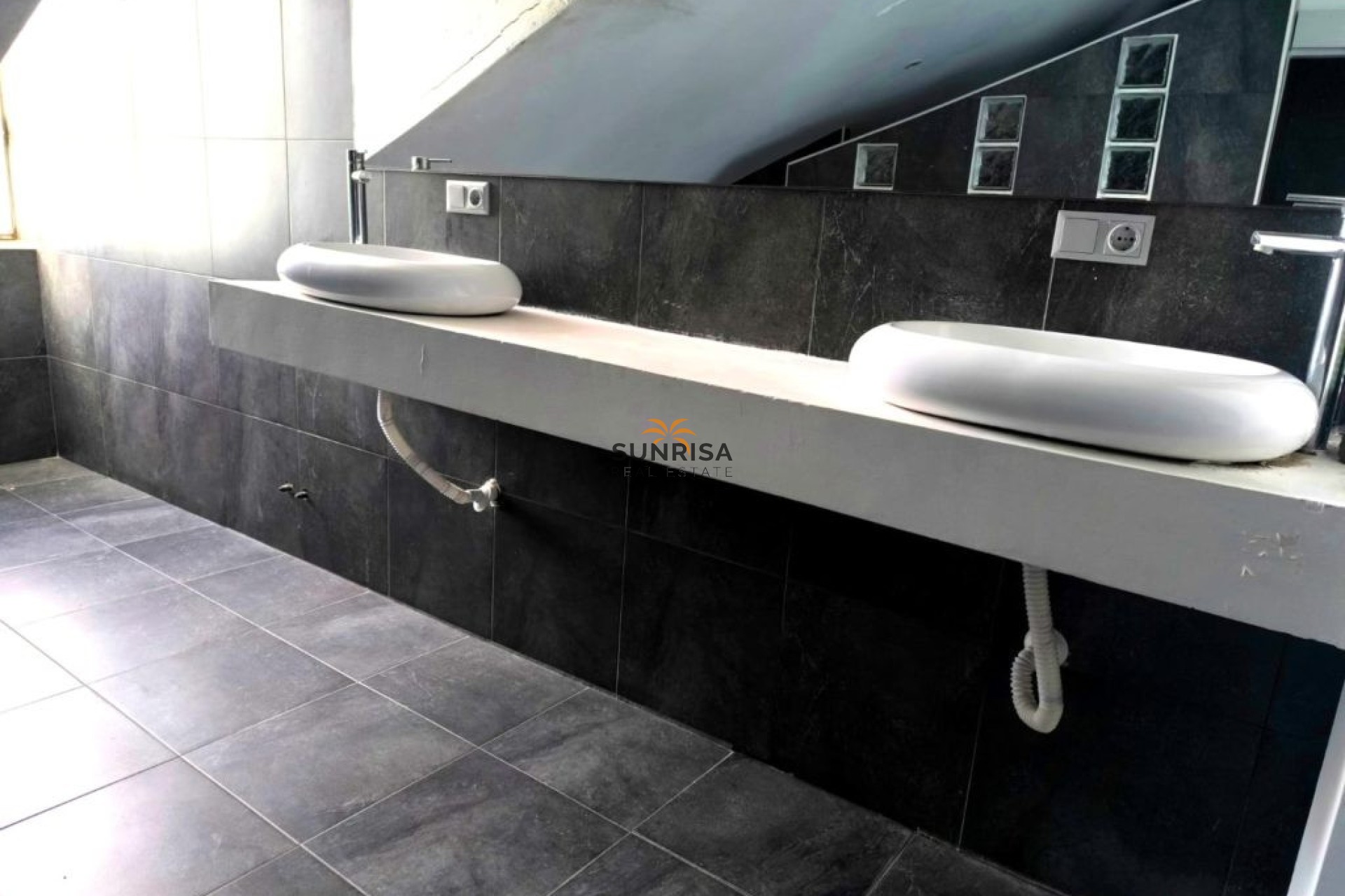 Resale - Villa - Benidorm
