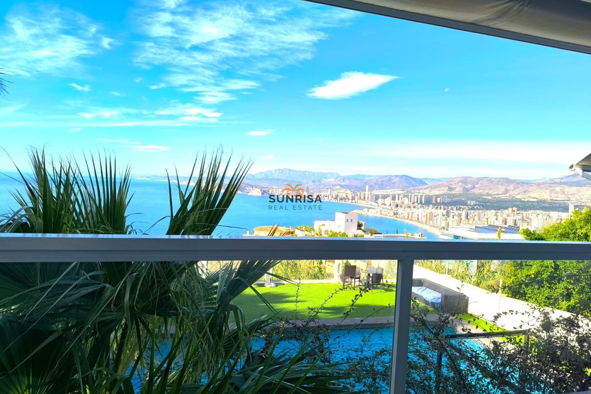 Resale - Villa - Benidorm