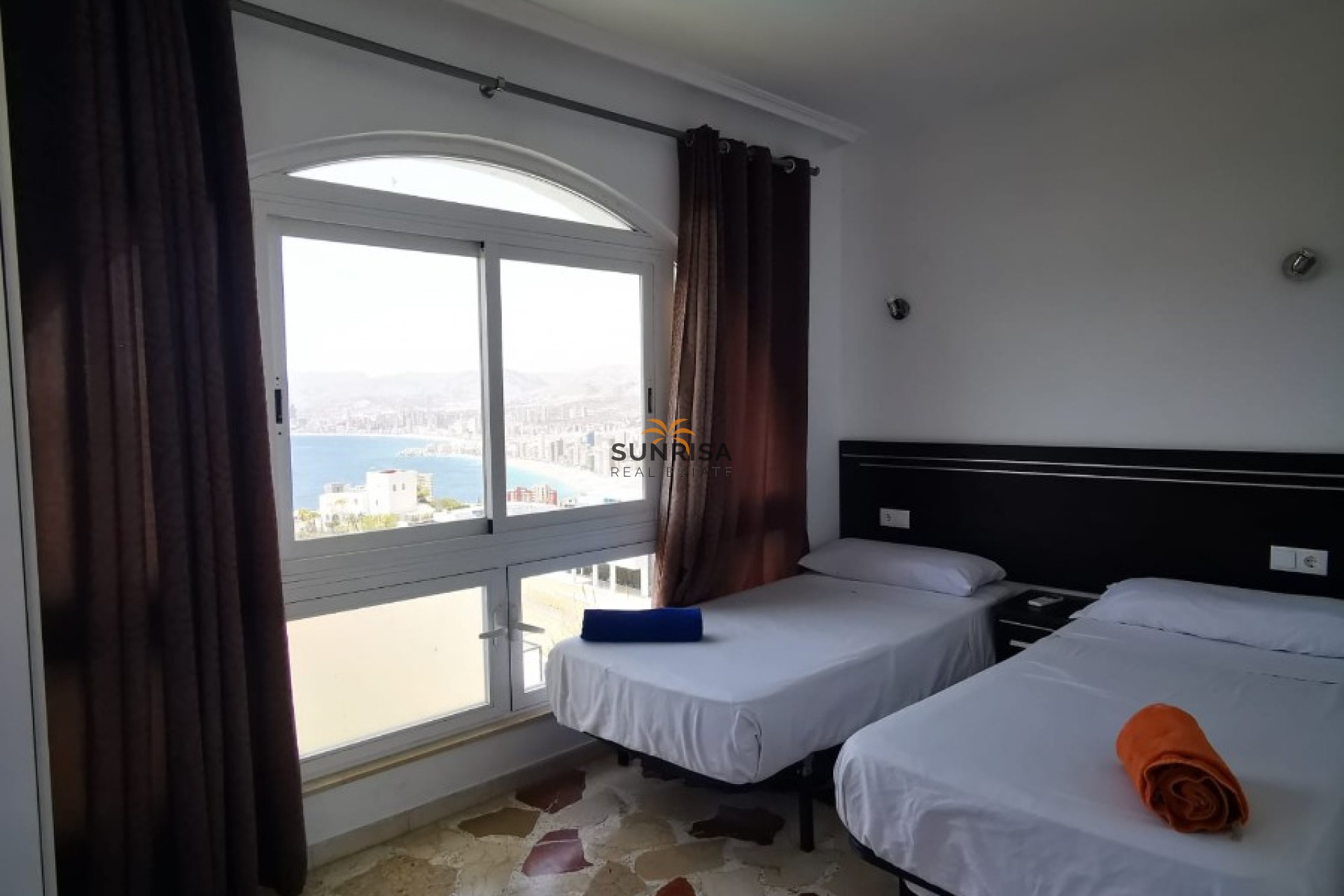 Resale - Villa - Benidorm