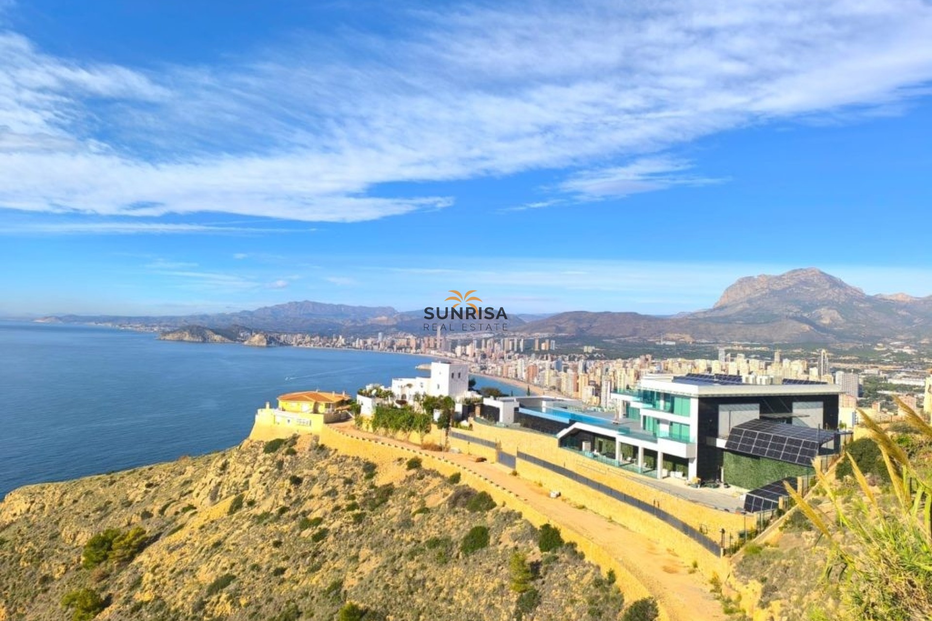 Resale - Villa - Benidorm