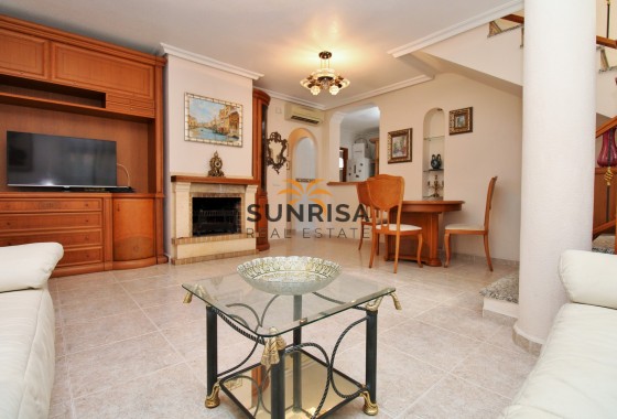 Villa · Herverkoop - Orihuela Costa · Villamartín · Alicante · Spanje