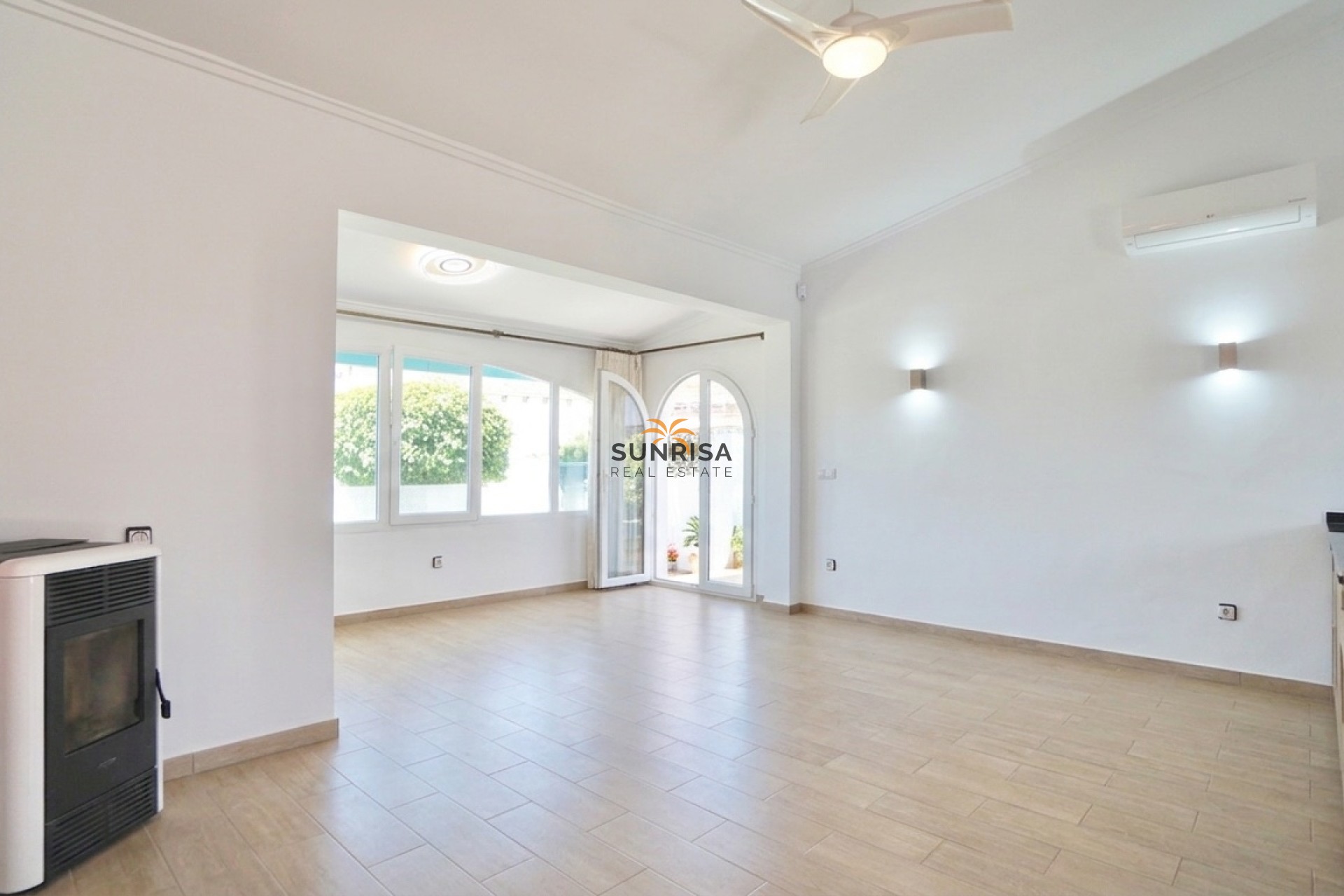 Resale - Villa - Moraira