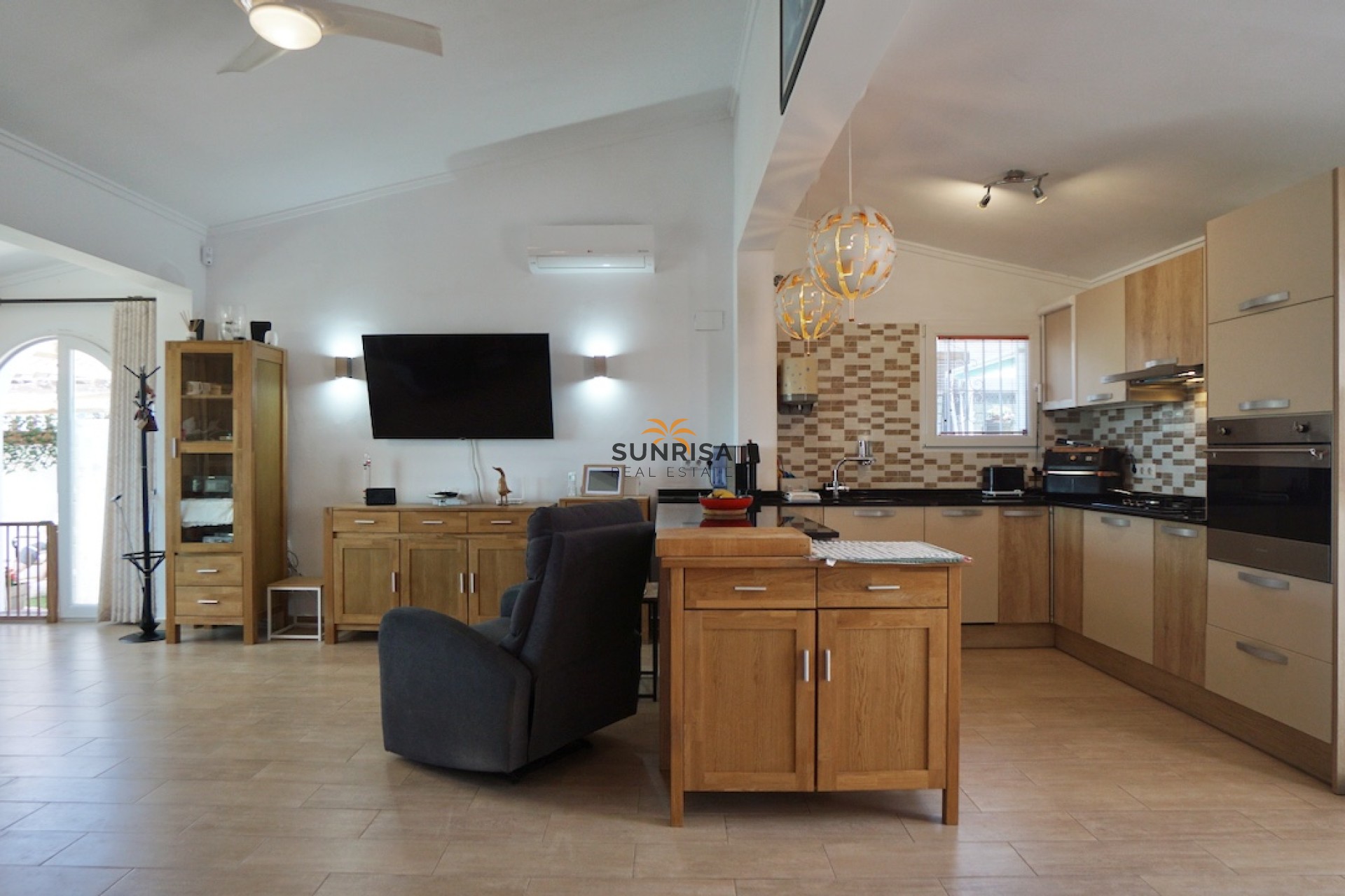 Resale - Villa - Moraira