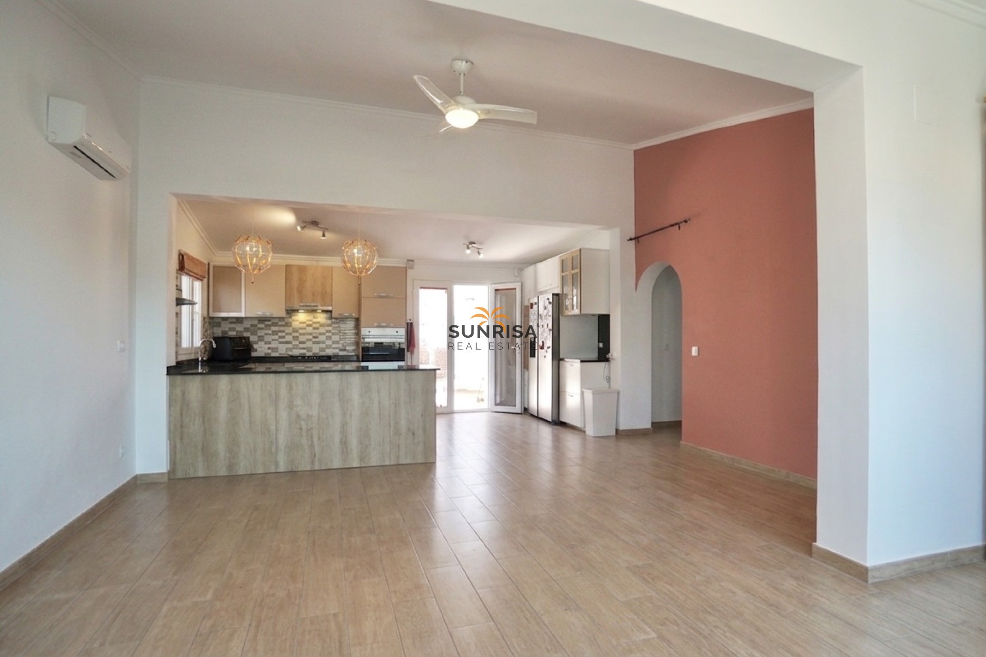 Resale - Villa - Moraira