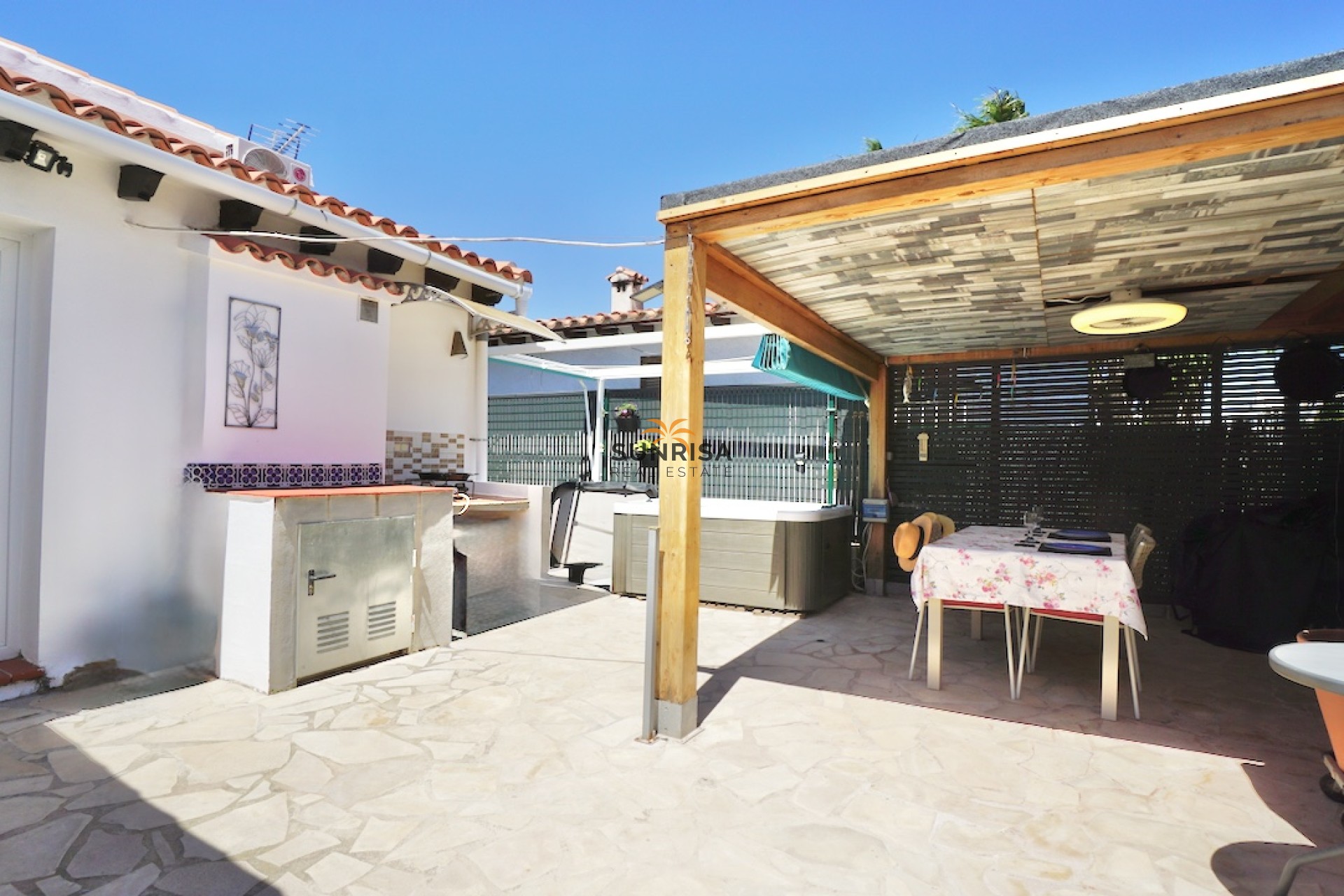 Resale - Villa - Moraira