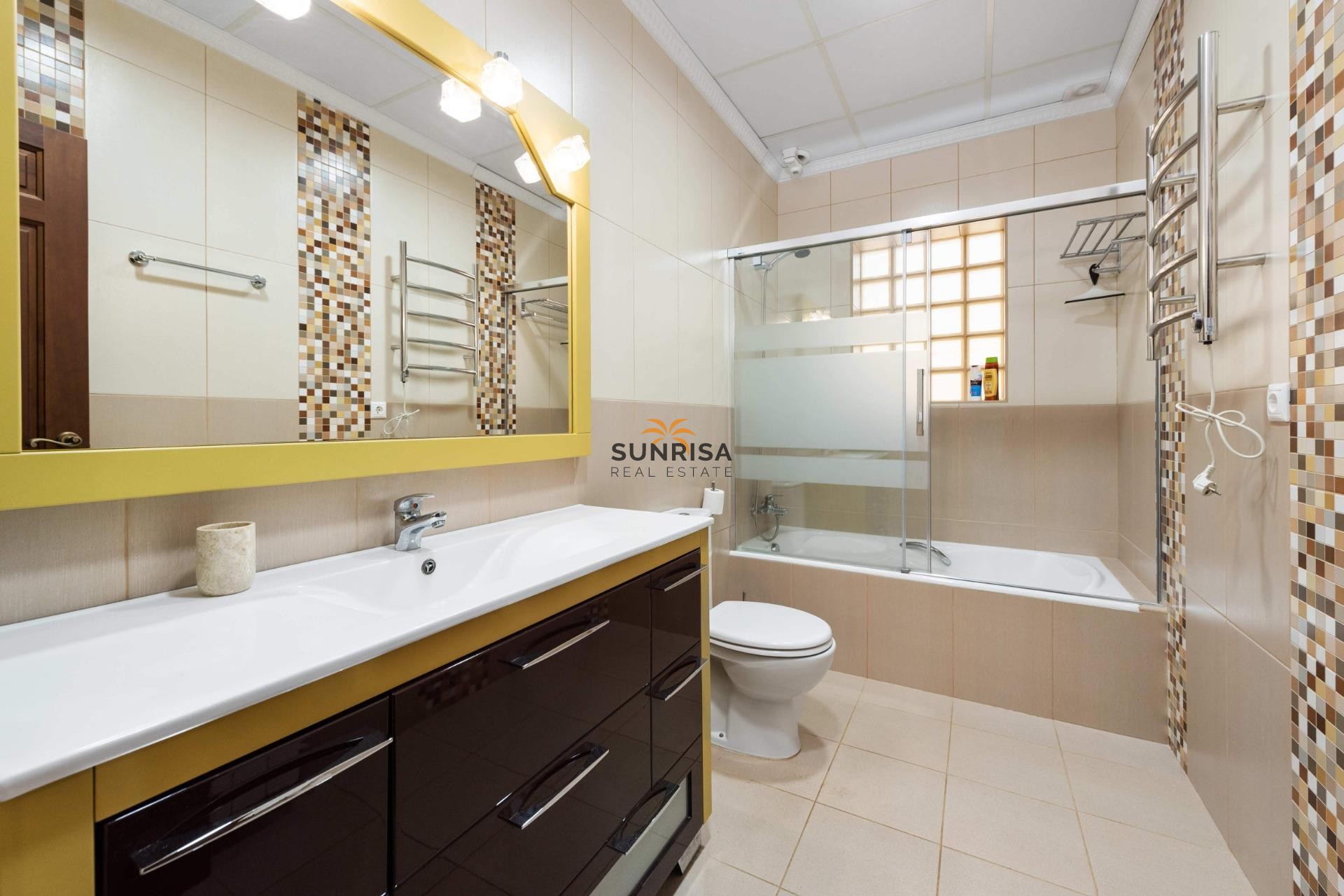 Resale - Villa - Orihuela Costa