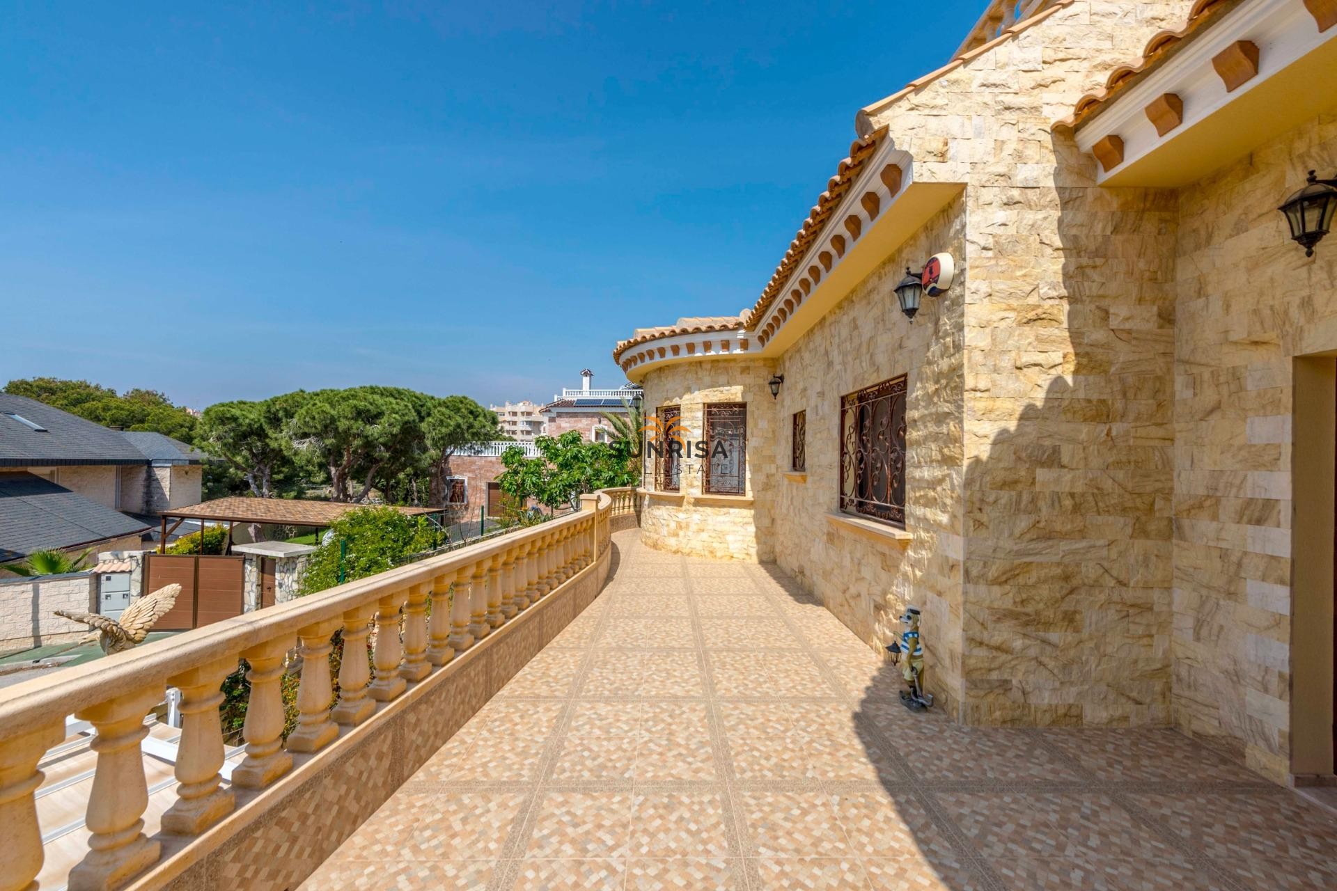 Resale - Villa - Orihuela Costa