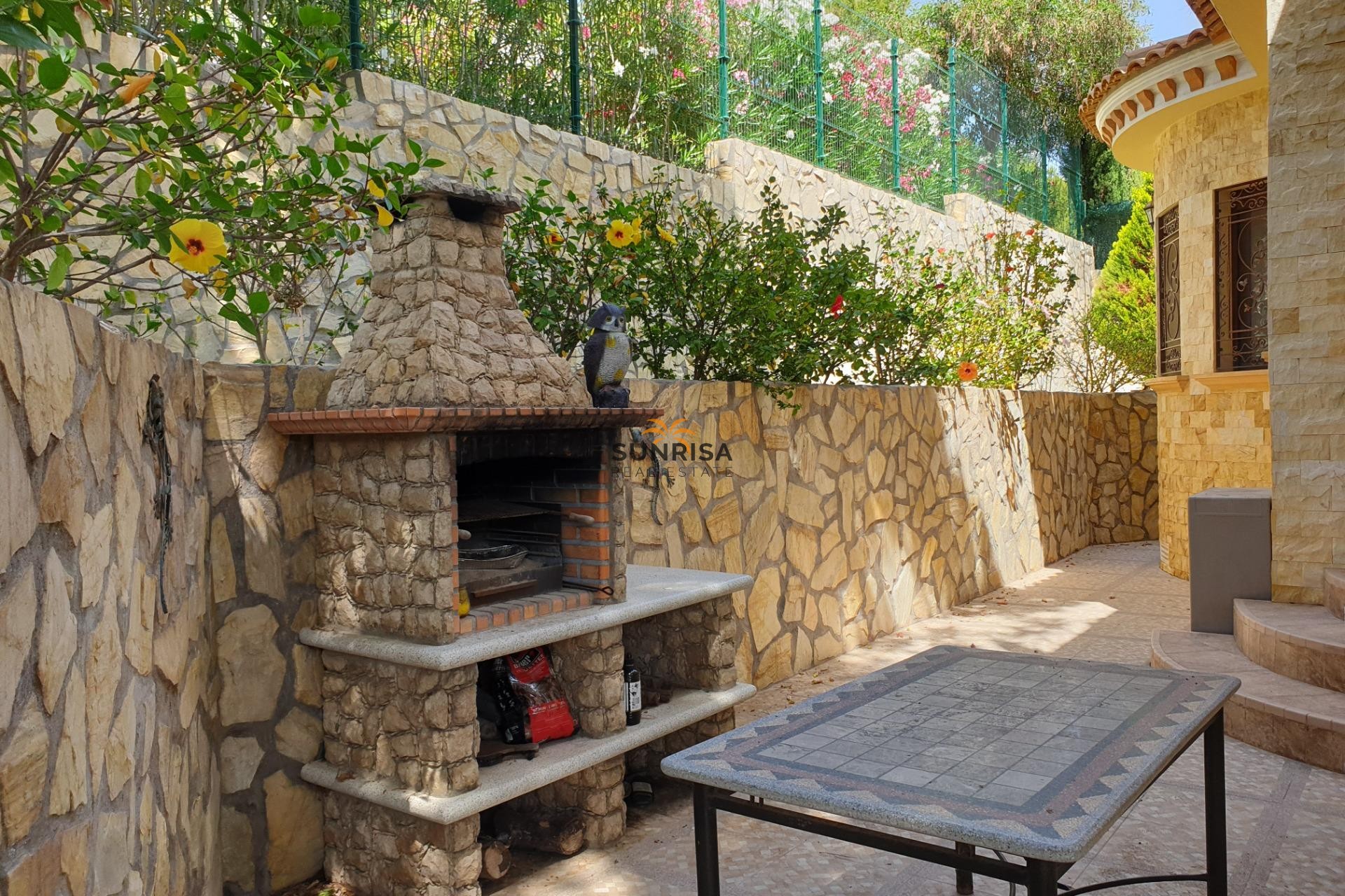 Resale - Villa - Orihuela Costa