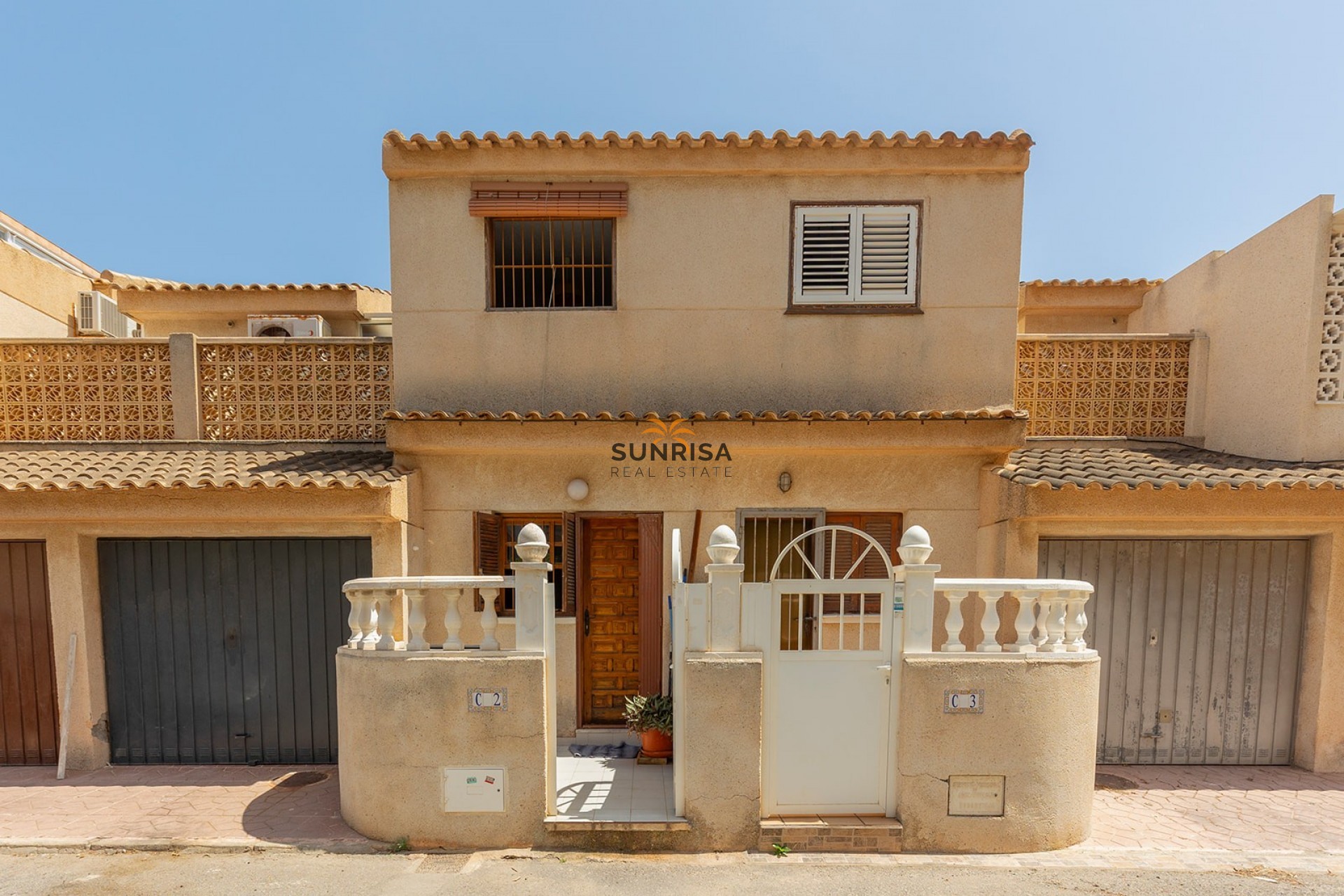 Resale - Townhouse - La Mata
