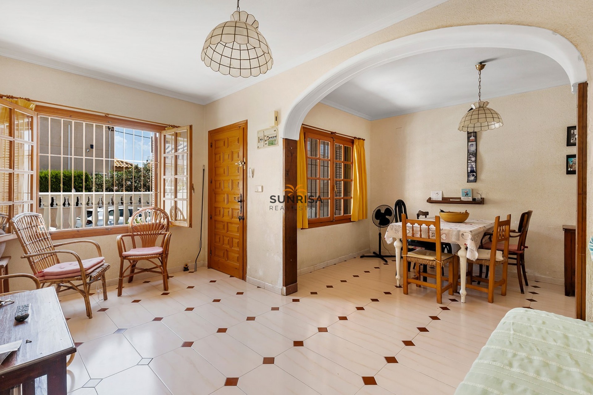 Resale - Townhouse - La Mata