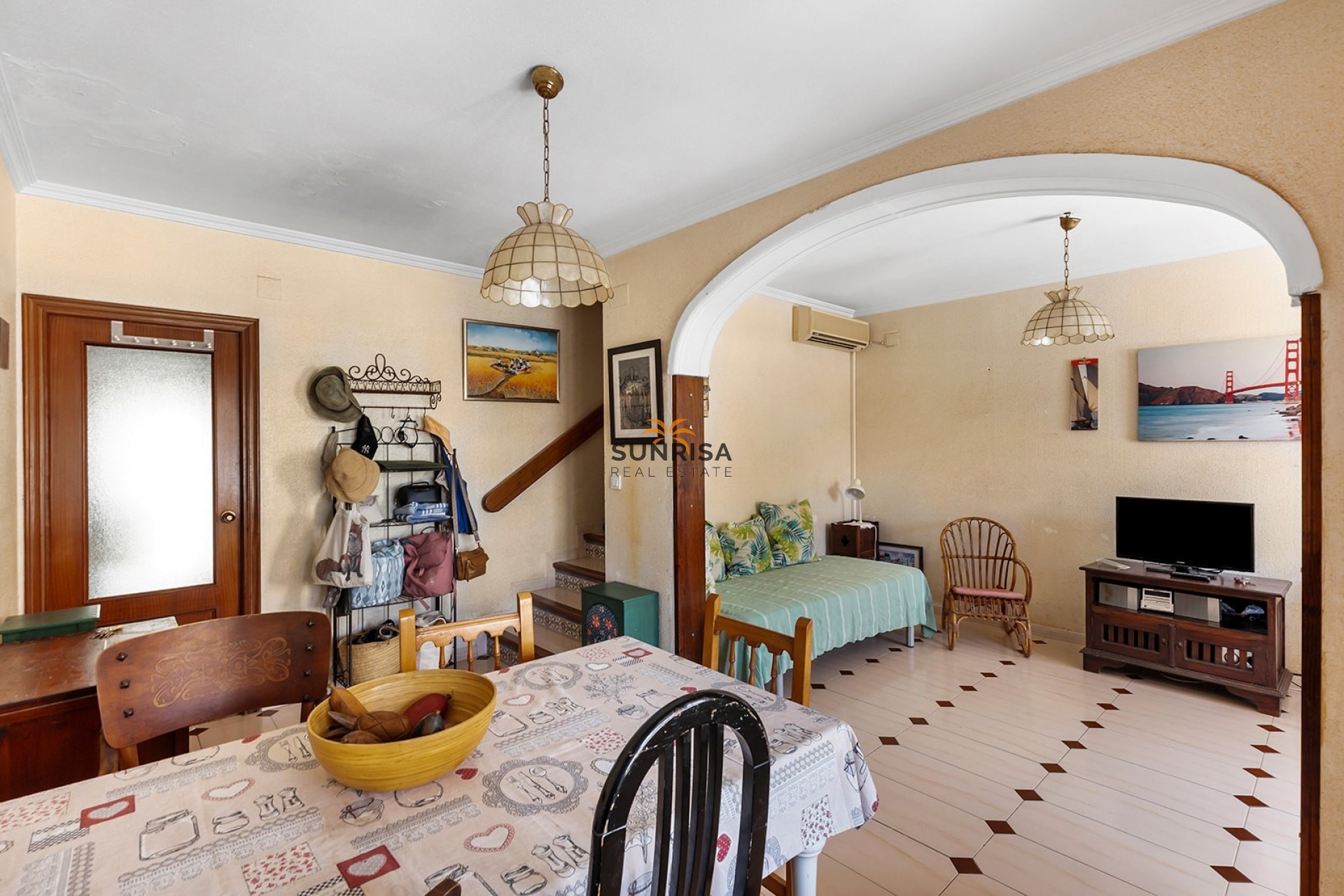 Resale - Townhouse - La Mata