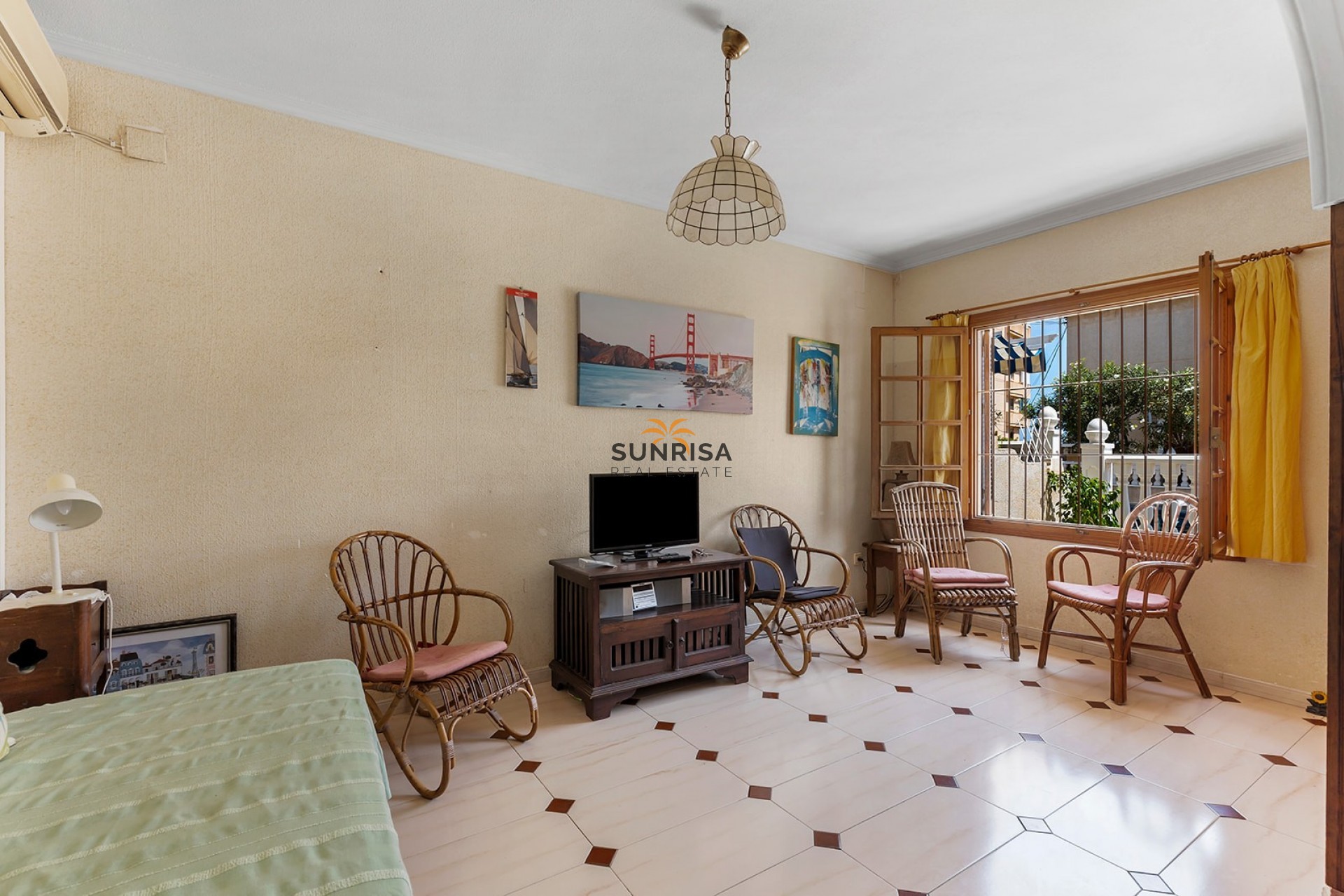 Resale - Townhouse - La Mata